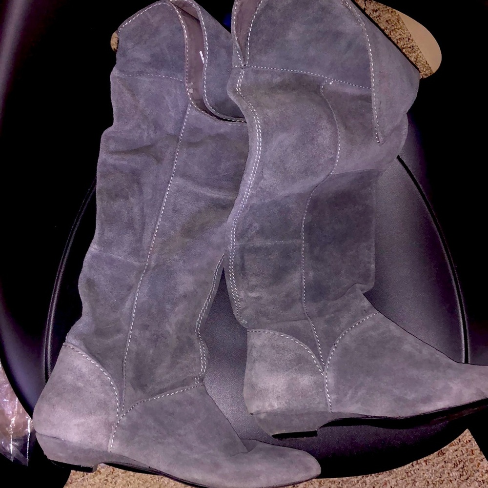 Knee high small heel boots